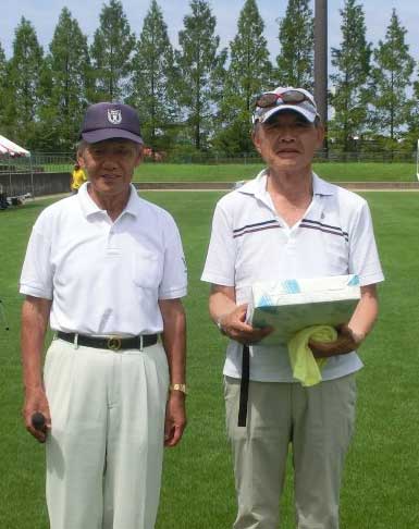 個人男子シニアの部１０位：五十嵐会長 日本ＴＢＧ協会理事長　山北　徹様と。