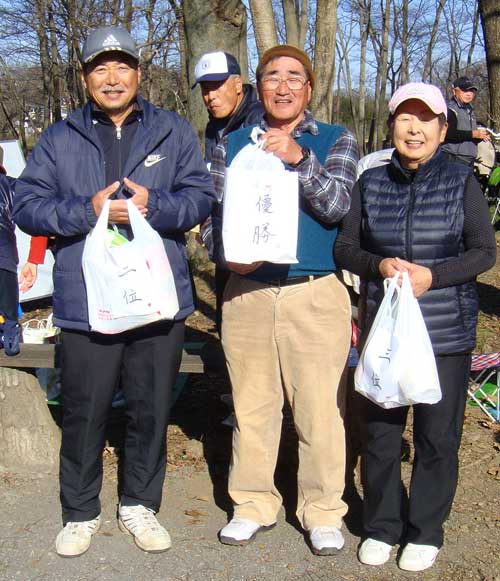 右より、３位：伊藤さん　優勝：笠原さん　準優勝：相沢さん