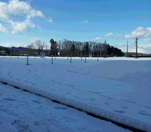 七国公園も一面雪。