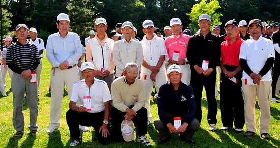 男子Ａクラス後列左から二人目４位：安本好孝さん、後列右から三人目９位：岡部尚武さん