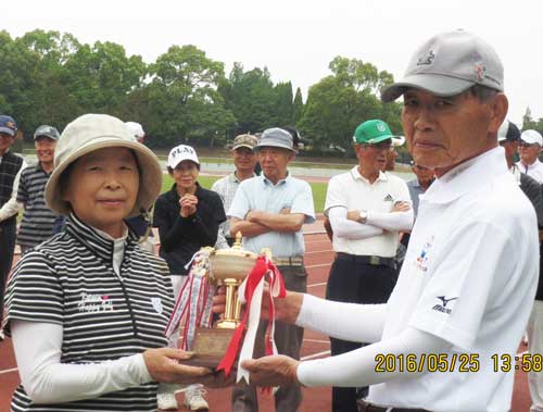 女子部優勝＆総合優勝：小泉美智子さん