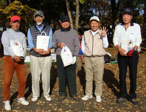 左から、準優勝：歌川　茂さん、優勝：高橋弘三さん、３位：斎藤庄平さん、４位：伊藤英彦さん、５位：黒沢好治さん